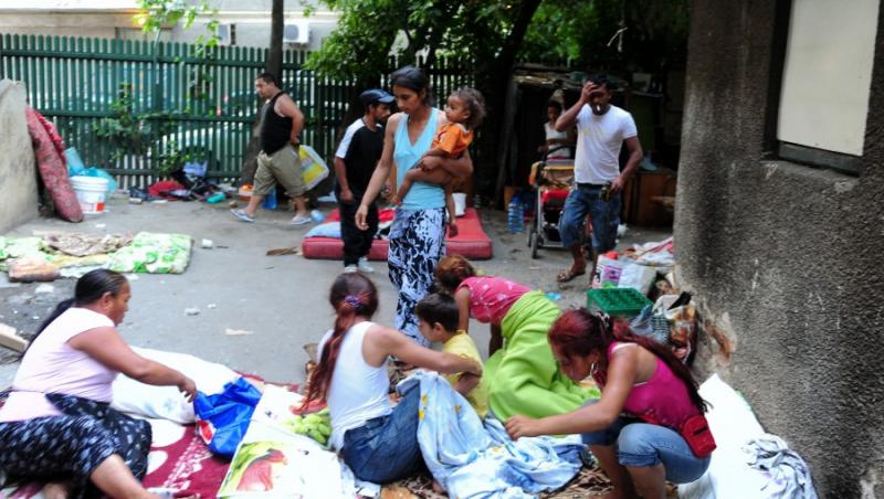VIDEO! Bucuresti: Scandal intre doua familii de romi, din cauza unei taxe de protectie