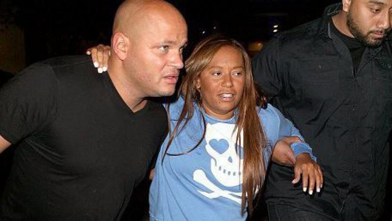 FOTO! Mel B s-a pozat in durerile nasterii!