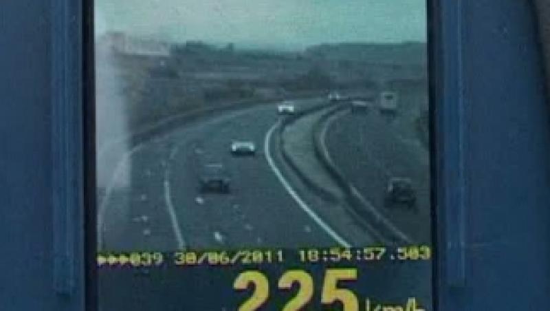 Un barbat cu permisul auto suspendat gonea cu 236 de kilometri la ora pe Autostrada Soarelui