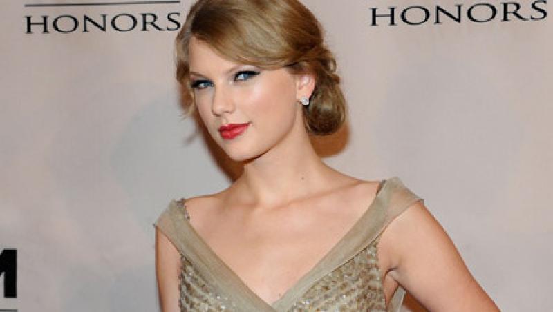 FOTO! Taylor Swift, castigatoarea unui premiu Jim Reeves Country Music!