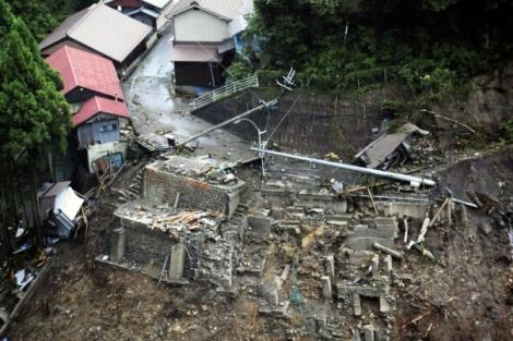Un taifun puternic ameninta Japonia: 14.000 de persoane au fost evacuate