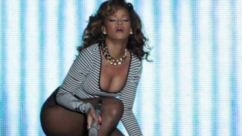 FOTO! Rihanna, extrem de decoltata intre picioare