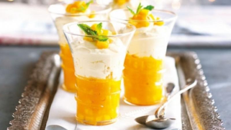 Desert: Syllabub de mango cu cardamom