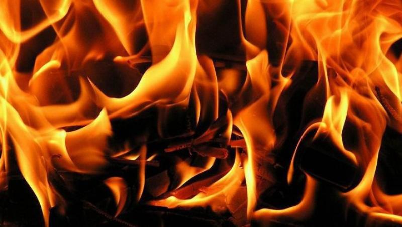 Bucuresti: Un piroman a incendiat 8 case si 3 masini