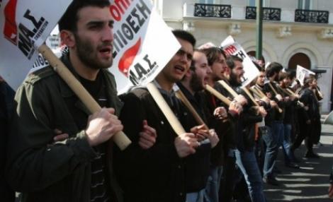 Proteste in Grecia: Un grup de studenti a ocupat postul public de televiziune