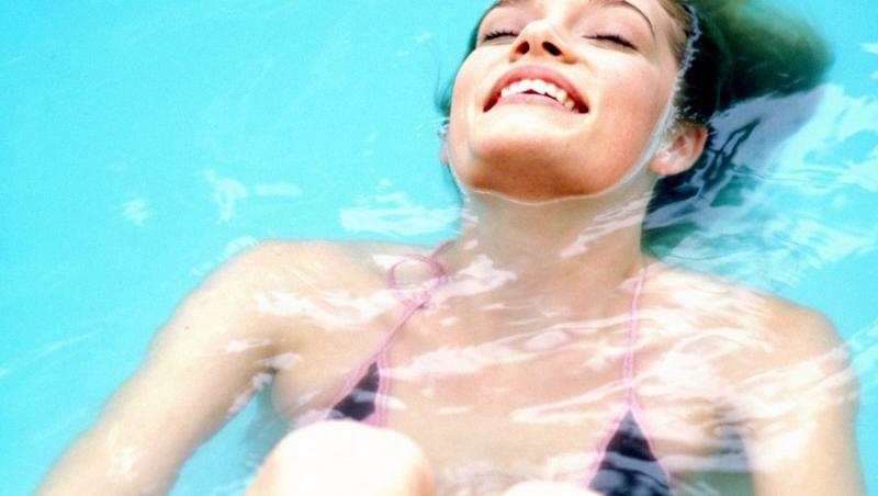 Studiu: Clorul din piscine afecteaza fertilitatea