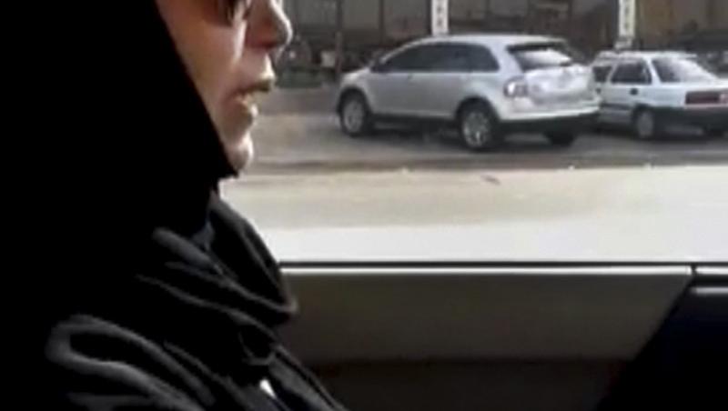 O femeie din Arabia Saudita va primi 10 lovituri de bici pentru ca a condus o masina