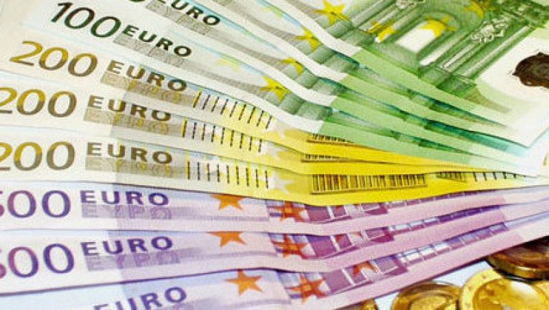 Euro, la un nou maxim al anului