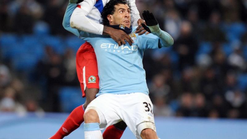 Manchester City l-a suspendat pe Carlos Tevez pentru ca a refuzat sa intre pe teren la meciul cu Bayern