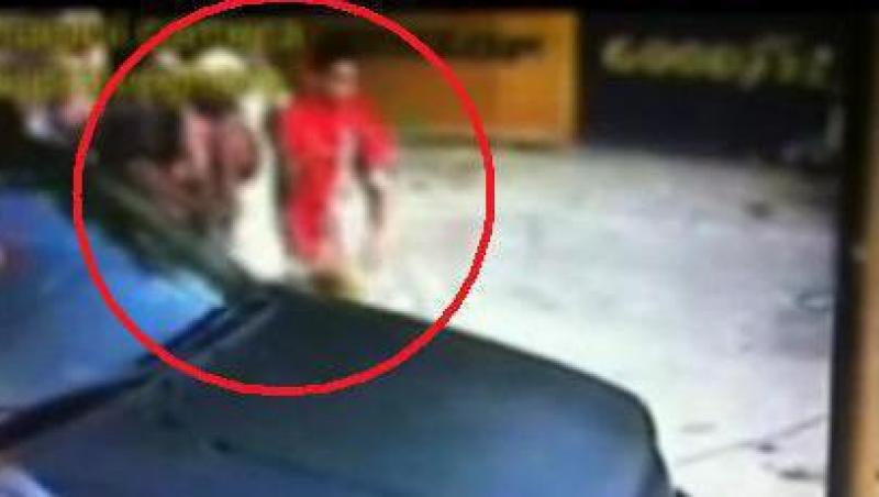 VIDEO! Cinci indivizi, suprinsi in timp ce vandalizau o masina parcata pe soseaua Chitilei