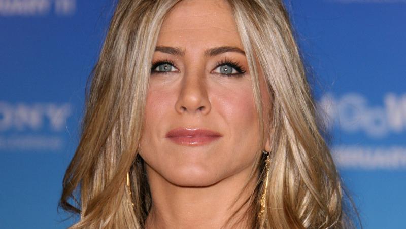 Brad Pitt vrea sa o cumpere pe Jennifer Aniston pentru un milion de dolari?!