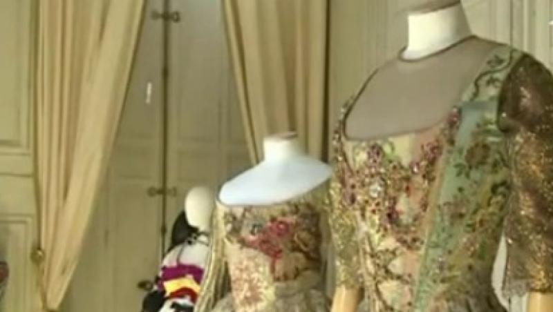 VIDEO! Vezi cea mai spectaculoasa colectie de rochii de epoca!