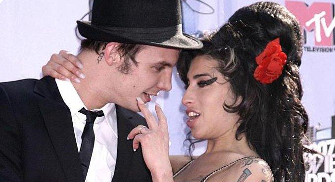 Amy Winehouse, santajata de fostul sot pentru favoruri fizice