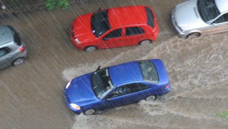 Cartierul Itcani, din Suceava, inundat in urma unei deversari controlate