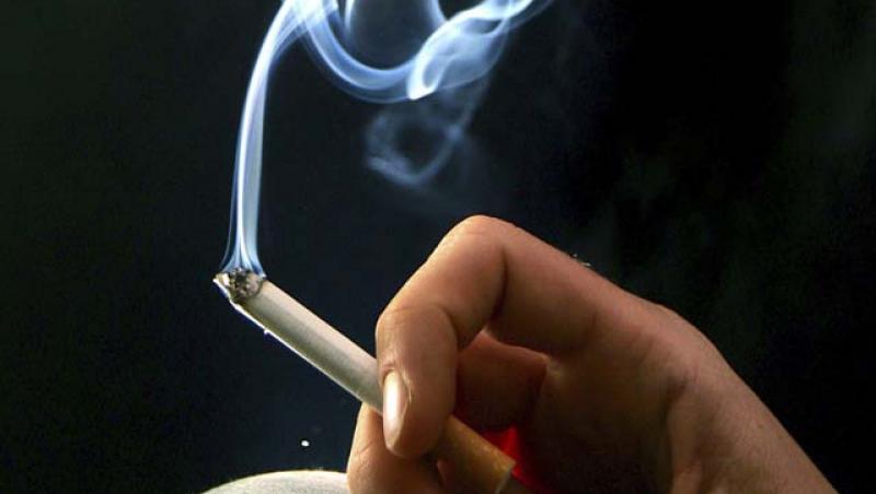 Studiu: Fumatul matinal dubleaza riscul cancerului pulmonar