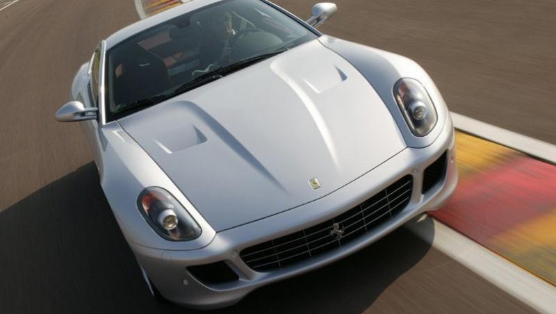 Fiul sefului adjunct al Politiei Prahova are un Ferrari de 250.000 €