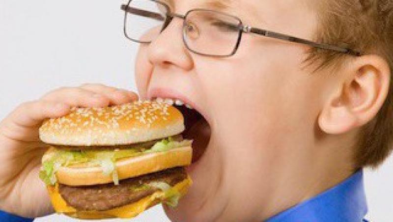 Cum sa iti faci copilul sa renunte la junk food
