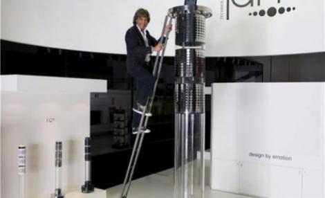 FOTO! Dock pentru iPod dus la extrem de Jean Michel Jarre: 3,3 metri inaltime si 10.000 de wati