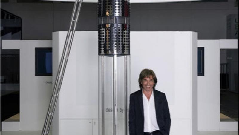 FOTO! Dock pentru iPod dus la extrem de Jean Michel Jarre: 3,3 metri inaltime si 10.000 de wati