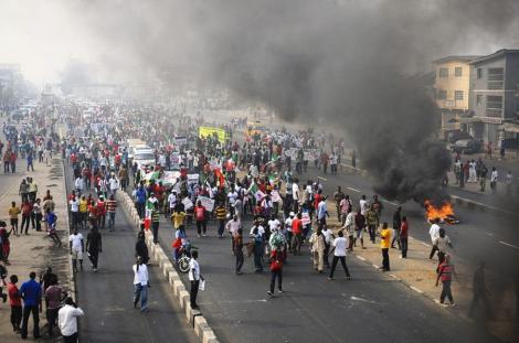FOTO! Cum se protesteaza in Nigeria: 8 milioane de oameni au iesit in strada