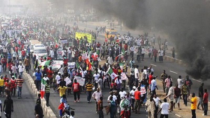 FOTO! Cum se protesteaza in Nigeria: 8 milioane de oameni au iesit in strada