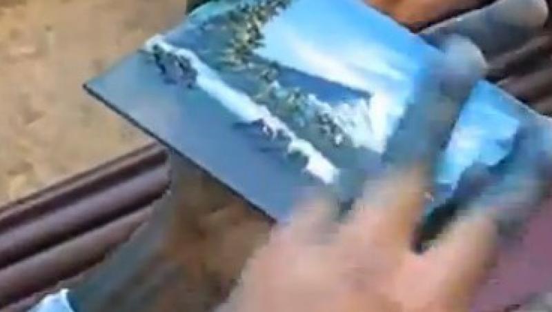 VIDEO! Un artist picteaza un tablou cu degetul in mai putin de un minut