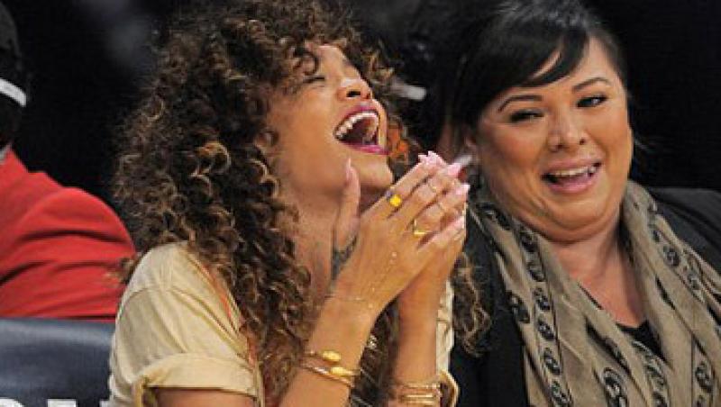 FOTO! Rihanna s-a dat in spectacol la un meci din NBA!