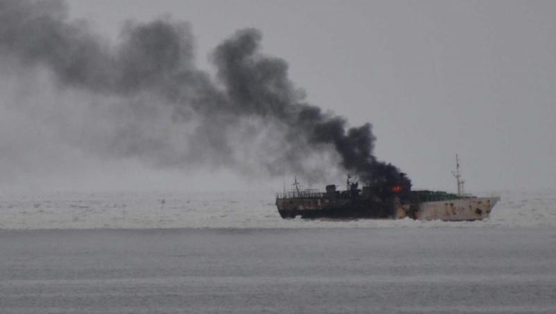FOTO! Un vas coreean a ars in apropiere de sudul Noii Zeelande