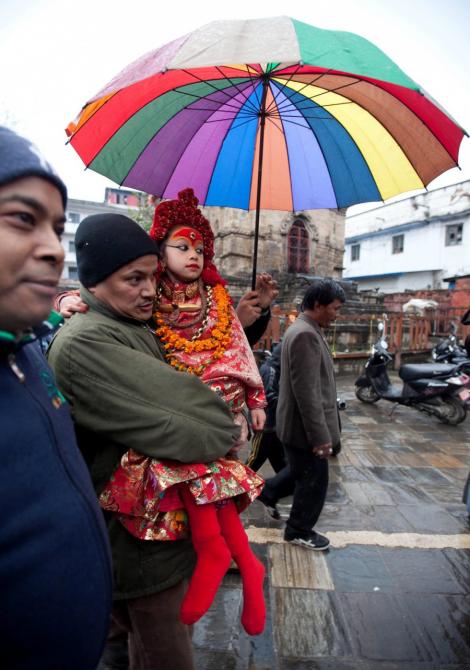 Nepal: Matina Shakya, intruchiparea zeitei Kumari la cinci ani