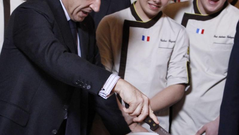 FOTO! Nicolas Sarkozy a taiat tortul regilor de Boboteaza