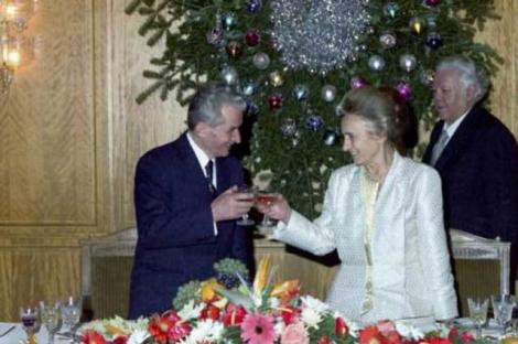 Cadourile primite de familia Ceausescu, scoase la licitatie pe 26 ianuarie, in Capitala