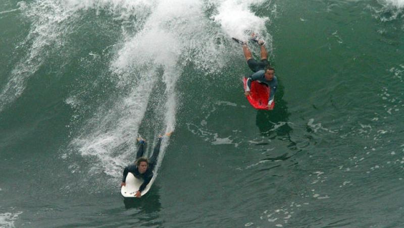 FOTO! Este vremea surfing-ului in California. Vezi aici imagini senzationale!