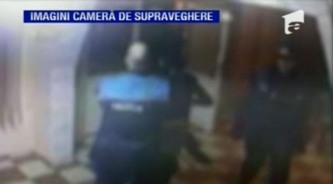 VIDEO! Femeie batuta de politisti in Vrancea