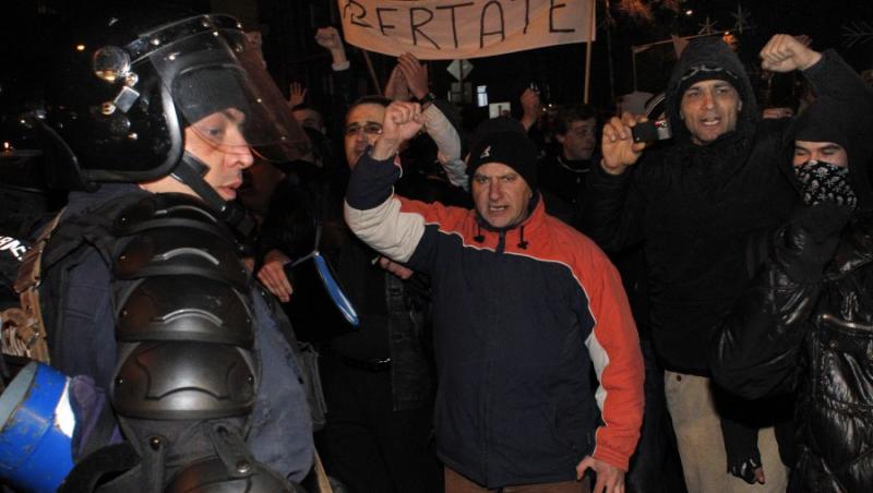 GALERIE FOTO! Violentele de la Universitate