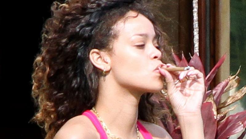 FOTO! Rihanna, drogata si fara machiaj!