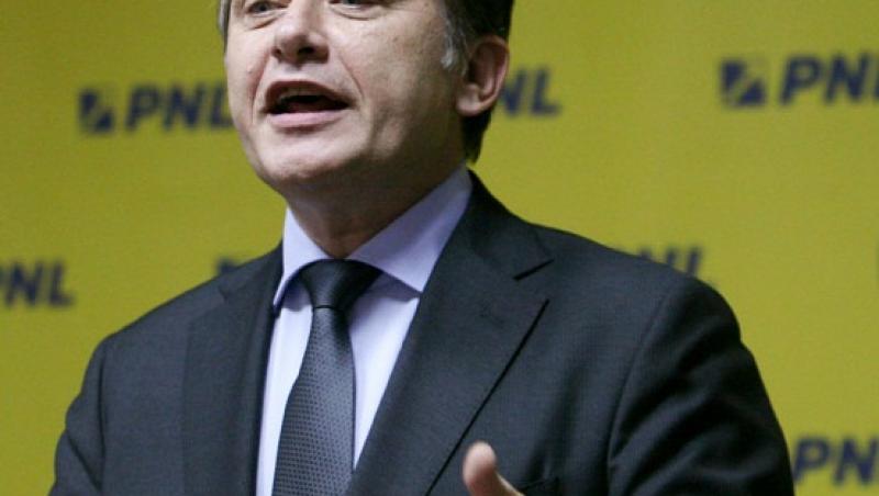 Crin Antonescu: Cerem demisia imediata a guvernului Boc