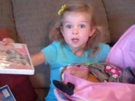 VIDEO! Vezi cum reactioneaza o fetita cand primeste un cadou