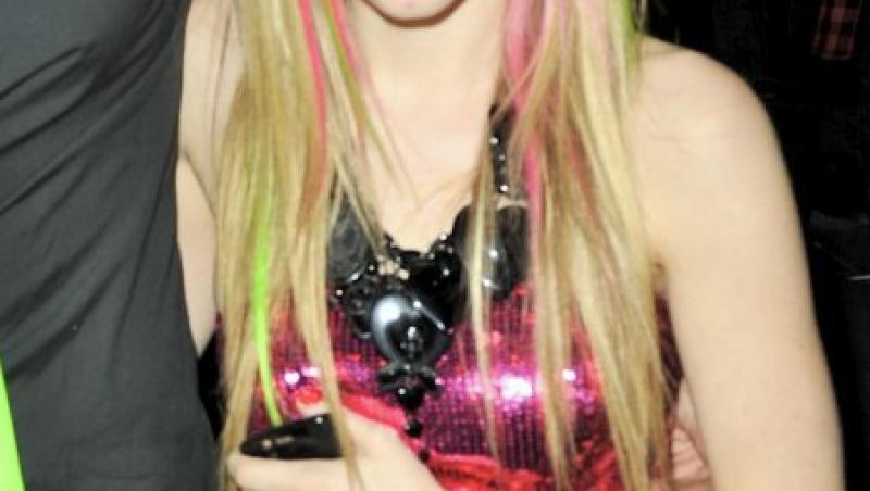 FOTO! Avril Lavigne s-a despartit de iubit