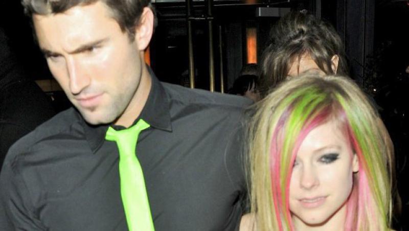 FOTO! Avril Lavigne s-a despartit de iubit