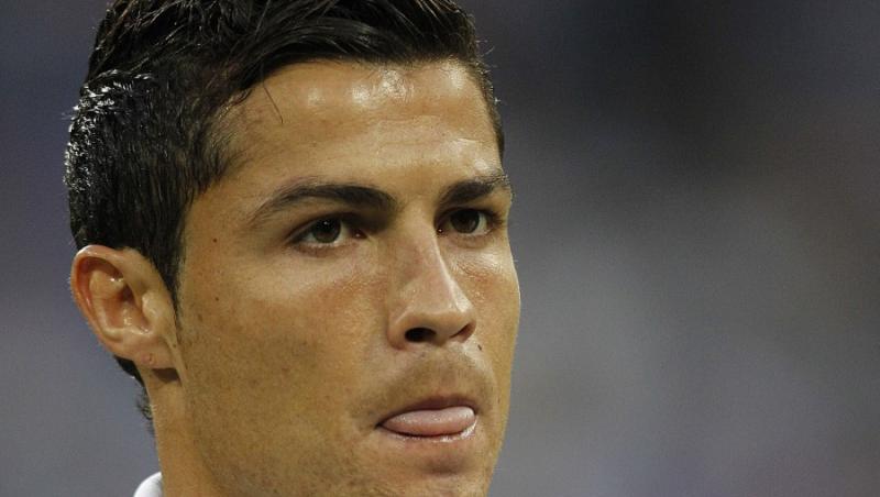 Cristiano Ronaldo si-a dat mama afara din casa pentru a face dragoste cu Irina Shayk