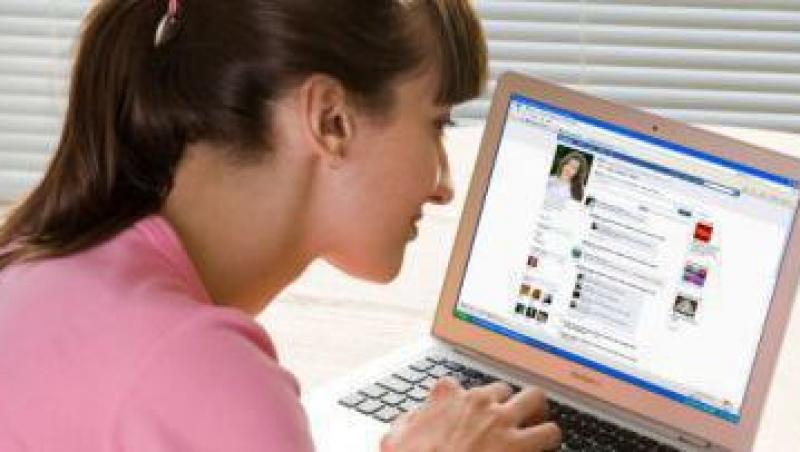 Studiu: Facebook-ul intristeaza tinerii