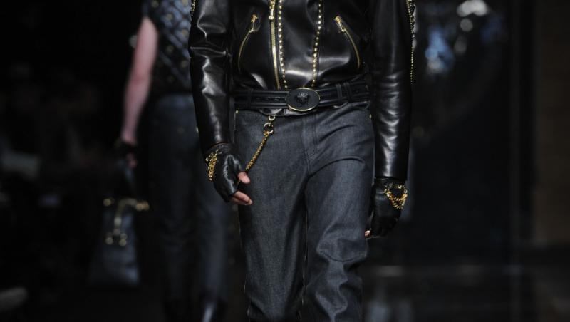 FOTO! Versace si-a lansat colectia pentru barbati toamna-iarna 2012