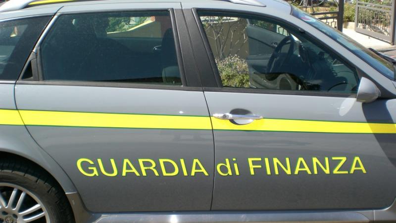 Italia: Sediul Standard & Poor's din Milano, controlat de garda financiara