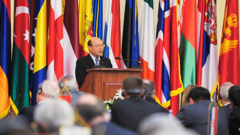 Basescu: Mentinerea restrictiilor pentru lucratorii romani in state UE, pe deplin nejustificata