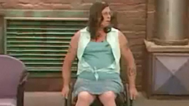 VIDEO! Un transsexual si-a amputat picioarele, pentru ca era nefericit cu ele!