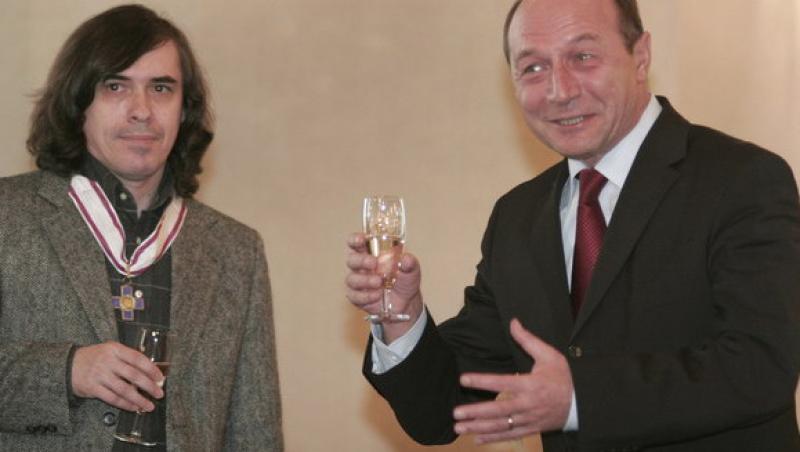 Mircea Cartarescu cere public demisia lui Basescu si alegeri anticipate