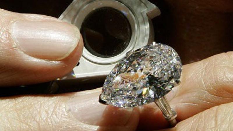 VIDEO! Vezi diamantul de 1 milion de dolari!