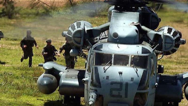 Sase militari americani au murit in elicopterul NATO care s-a prabusit in Afganistan