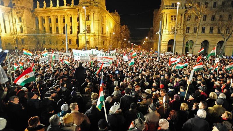 VIDEO! 100.000 de oameni au iesit in Ungaria in strada, pentru sustinerea lui Viktor Orban