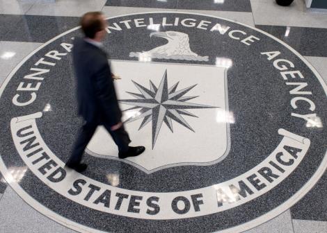 Un fost oficial CIA, inculpat pentru divulgare de informatii secrete